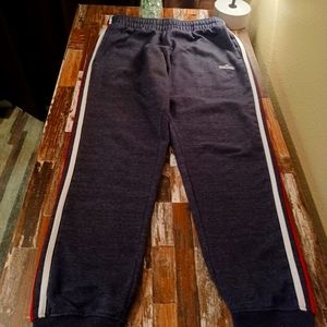 These men's Joggers